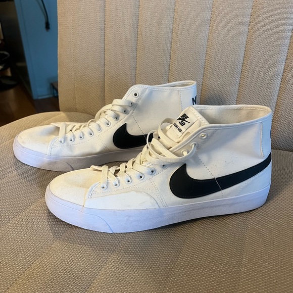 Nike Blazers men’s 10 womens 11.5 - Picture 1 of 3